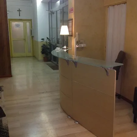 招待所 罗马旅馆 *